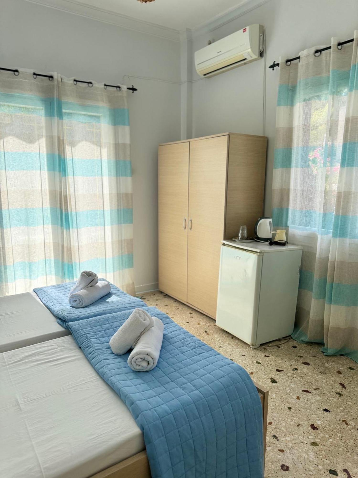 Santa Marina Rooms Agia Marina  외부 사진