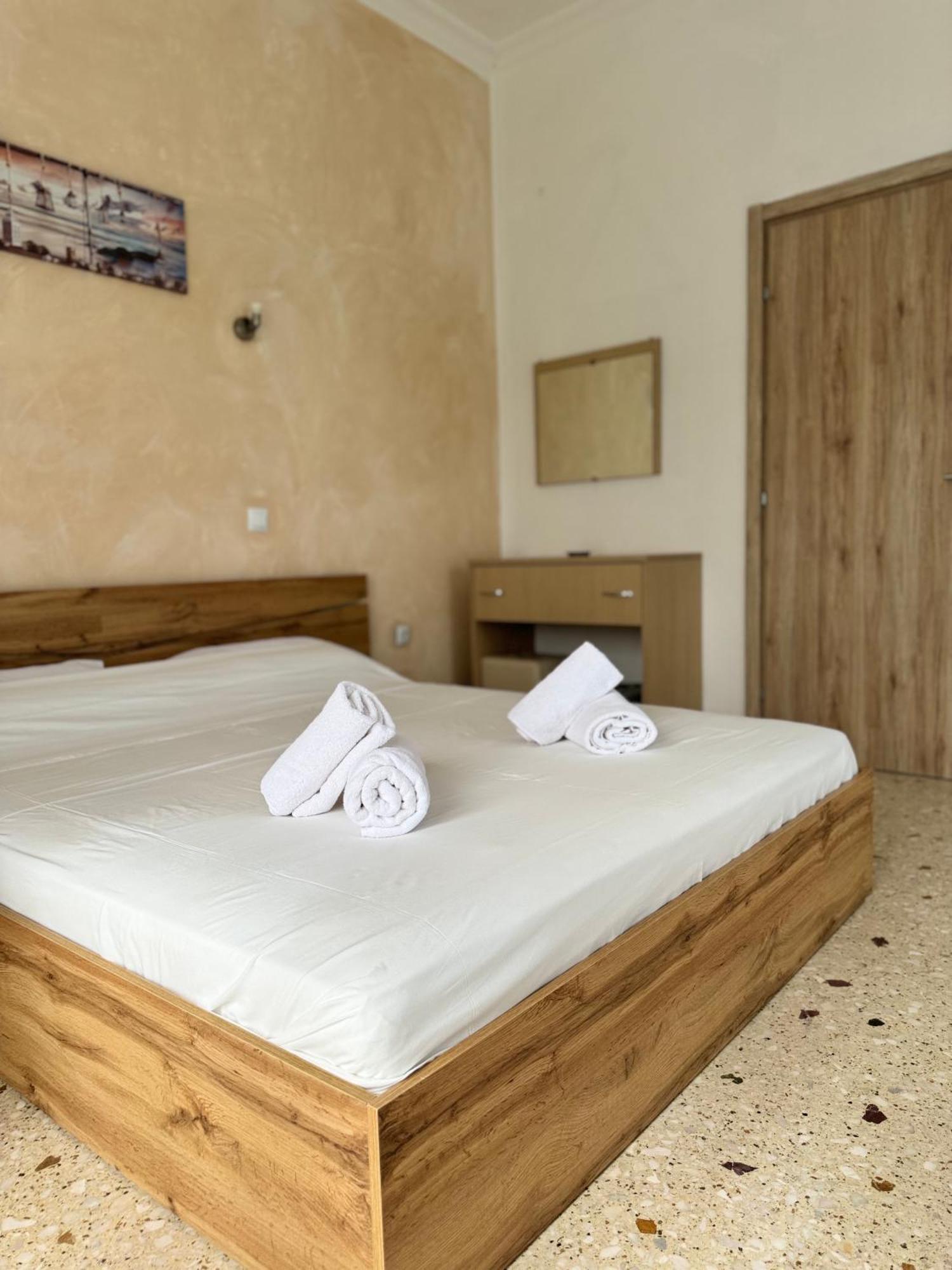 Santa Marina Rooms Agia Marina  외부 사진